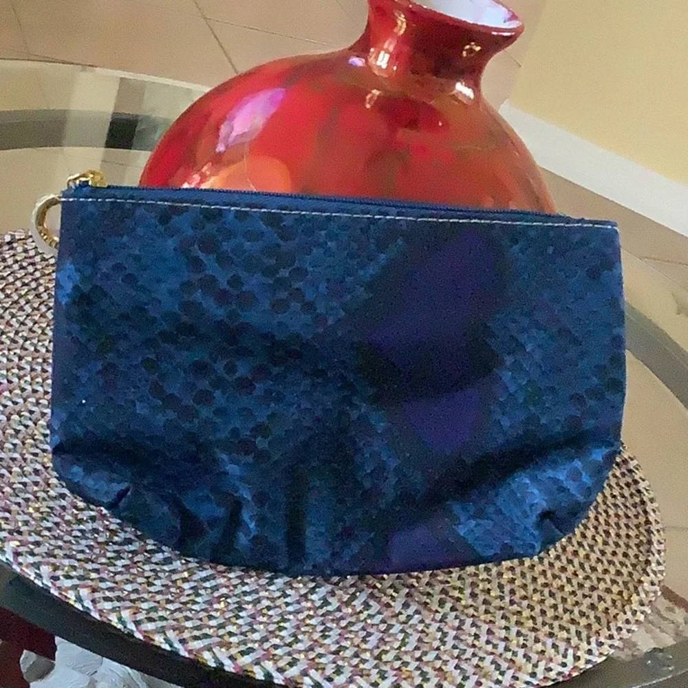 Estée Lauder makeup bag snake pattern blue NEW great grab bag gift NEW